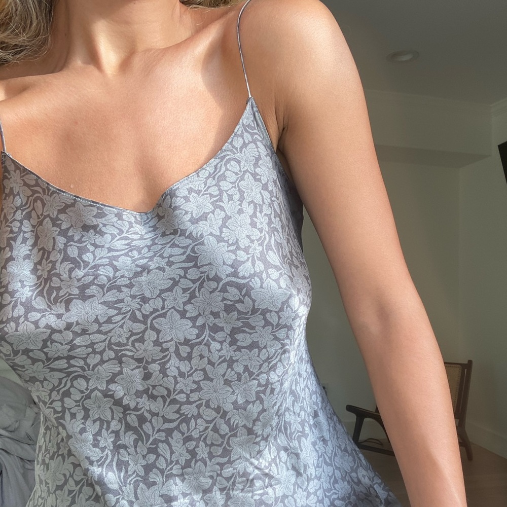 100% Silk Vince Dress - Picture 3 of 3